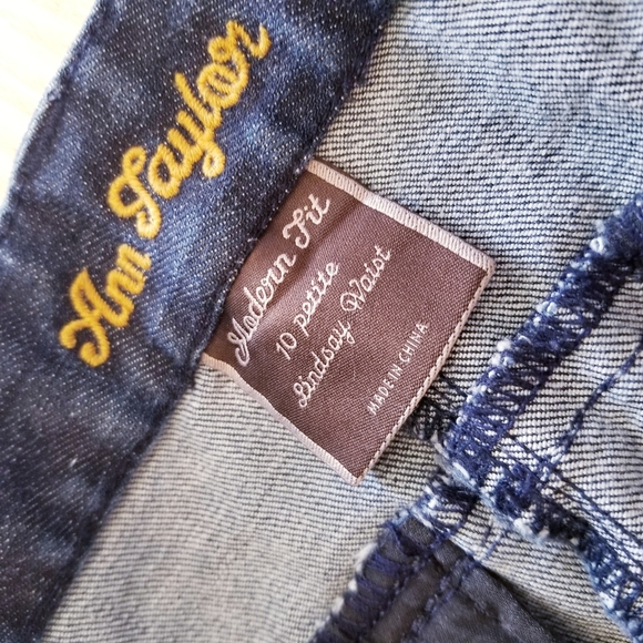 Ann Taylor Modern Fit Straight Leg Jeans sz 10 - Picture 6 of 6